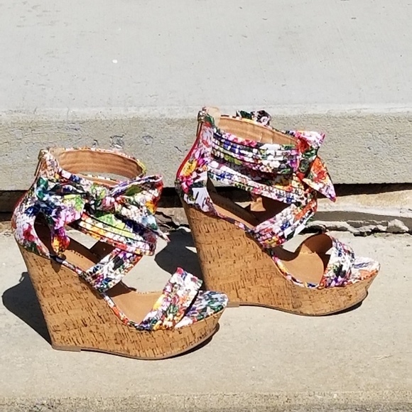🔥🔥GLAMOUR Tropical Wedges🔥🔥 - Picture 3 of 7